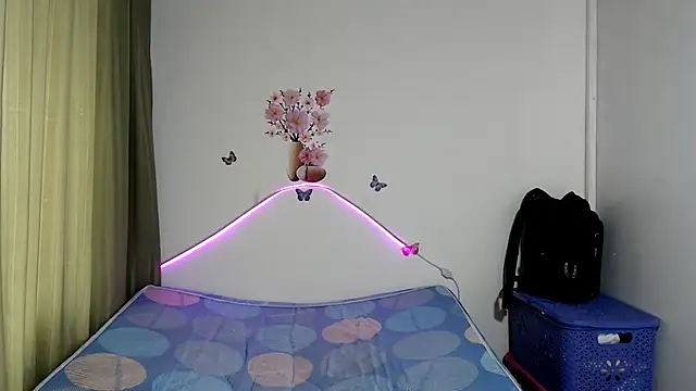 BRYXS1 online show from November 2025 07:06:02 PM