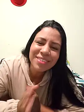 LeilaTaylor online show from December 2025 01:43:02 PM