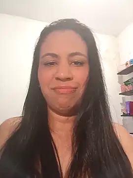 LeilaTaylor online show from November 2025 06:22:02 PM