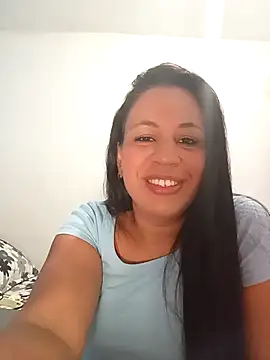 LeilaTaylor online show from October 2025 12:58:02 PM