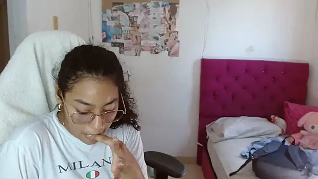 emily stars1 online show from March 2026 07:37:01 PM