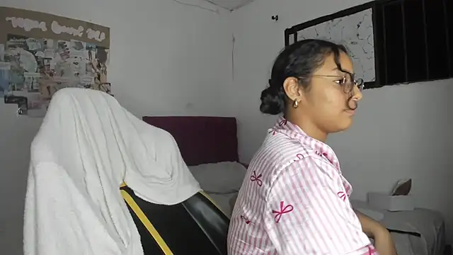 emily stars1 online show from March 2026 07:33:02 AM