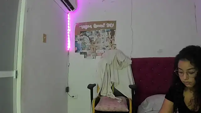 emily stars1 online show from April 2026 05:36:01 AM