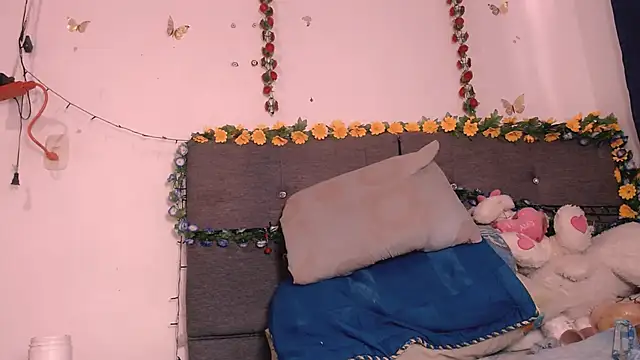 Soraya hott online show from April 2026 12:06:01 PM