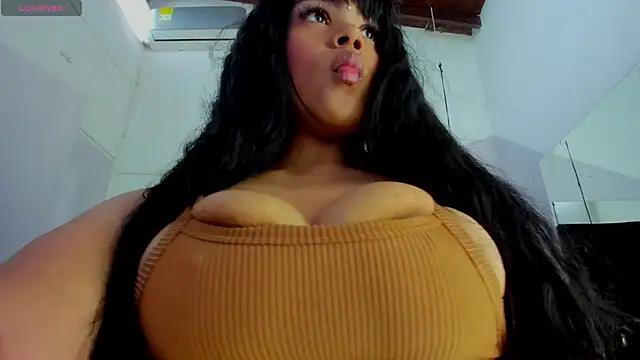EmmadaSilva online show from May 2026 07:10:01 PM