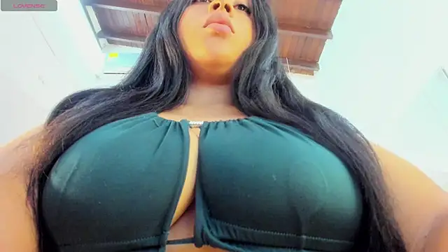 EmmadaSilva online show from April 2026 08:00:02 PM
