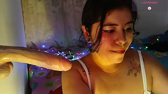 Snapshot of Magic_Alicee_ chatting on November 2025 03:32:02 AM Magic Alicee online show from November 2025 03:32:02 AM