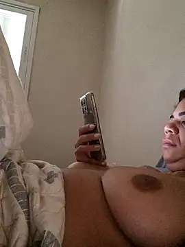 Bruninhadeusa online show from December 2025 11:43:02 AM