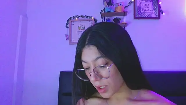 LissyM online show from December 2025 09:28:02 PM