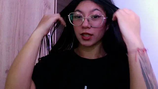 Snapshot of LissyM chatting on May 2026 04:12:01 PM LissyM online show from May 2026 04:12:01 PM