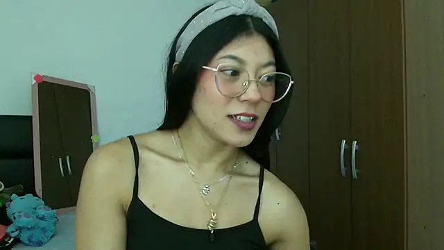 Snapshot of LissyM chatting on November 2025 06:22:02 PM LissyM online show from November 2025 06:22:02 PM