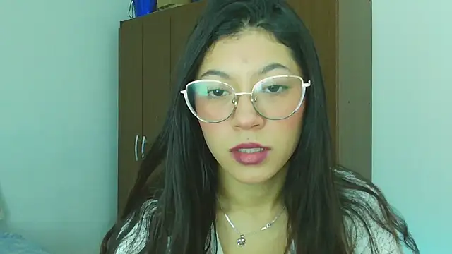 LissyM online show from November 2025 05:39:02 PM