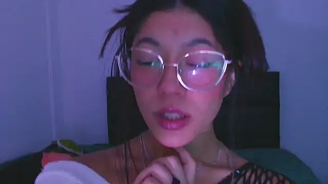 LissyM online show from November 2025 05:16:02 PM