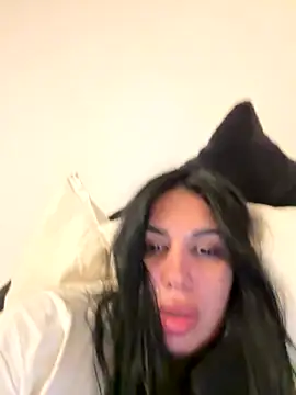 IsaBebe online show from November 2025 03:04:02 PM