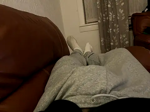 Snapshot of irnbru77 chatting on November 2025 09:09:02 PM irnbru77 online show from November 2025 09:09:02 PM