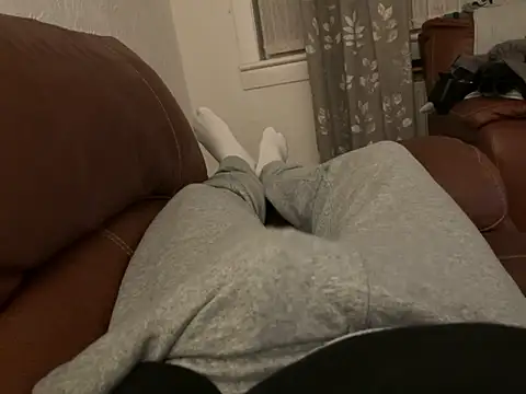 Snapshot of irnbru77 chatting on November 2025 07:40:01 PM irnbru77 online show from November 2025 07:40:01 PM