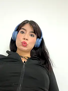 LisaMartinez34 online show from November 2025 08:56:01 PM