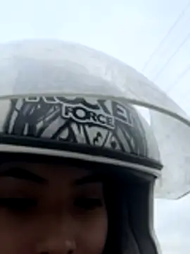 Snapshot of miadaviesx chatting on November 2025 11:25:02 AM miadaviesx online show from November 2025 11:25:02 AM