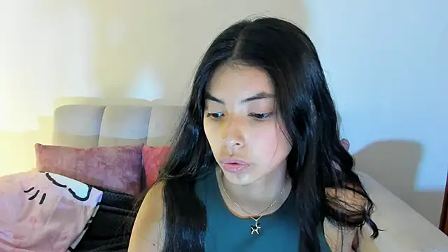 Snapshot of miadaviesx chatting on November 2025 01:38:02 PM miadaviesx online show from November 2025 01:38:02 PM