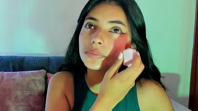 Snapshot of miadaviesx chatting on November 2025 12:48:02 PM miadaviesx online show from November 2025 12:48:02 PM