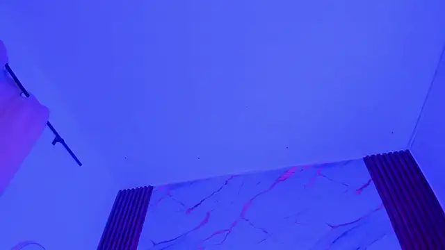 Luna Sthonem online show from November 2025 01:26:02 PM