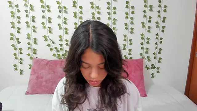 emily jonessxx online show from February 2026 02:39:02 PM