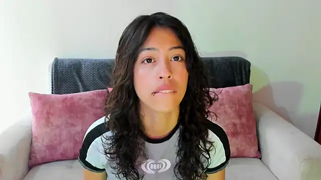 Snapshot of emily_jonessxx chatting on November 2025 06:12:02 PM emily jonessxx online show from November 2025 06:12:02 PM