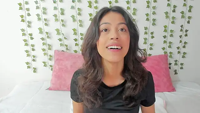 emily jonessxx online show from February 2026 06:29:01 PM