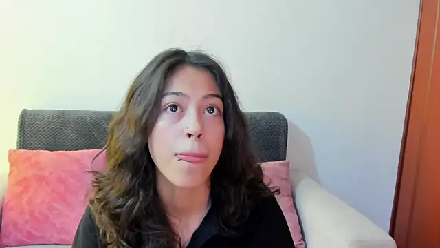 Snapshot of emily_jonessxx chatting on November 2025 07:14:02 PM emily jonessxx online show from November 2025 07:14:02 PM