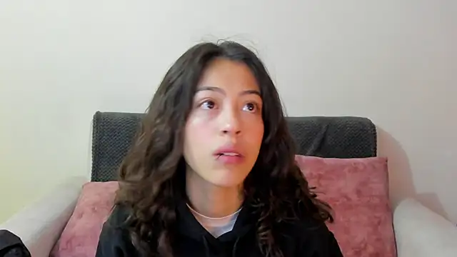 Snapshot of emily_jonessxx chatting on December 2025 11:34:02 AM emily jonessxx online show from December 2025 11:34:02 AM