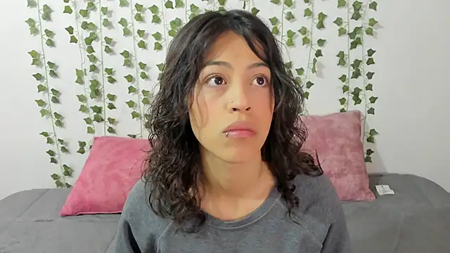 emily jonessxx online show from January 2026 03:15:01 PM