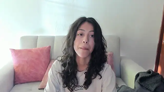 Snapshot of emily_jonessxx chatting on November 2025 09:52:02 PM emily jonessxx online show from November 2025 09:52:02 PM