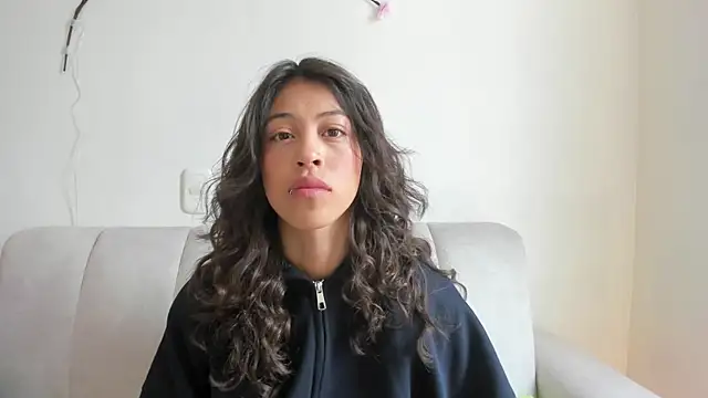 emily jonessxx online show from February 2026 05:46:02 PM