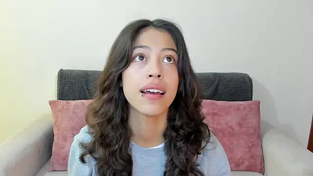 Snapshot of emily_jonessxx chatting on December 2025 01:32:02 PM emily jonessxx online show from December 2025 01:32:02 PM