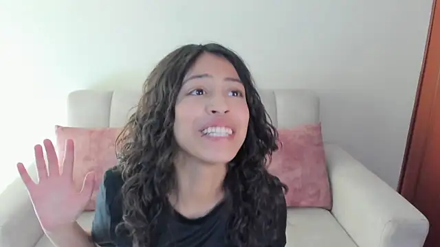 Snapshot of emily_jonessxx chatting on November 2025 07:52:02 PM emily jonessxx online show from November 2025 07:52:02 PM