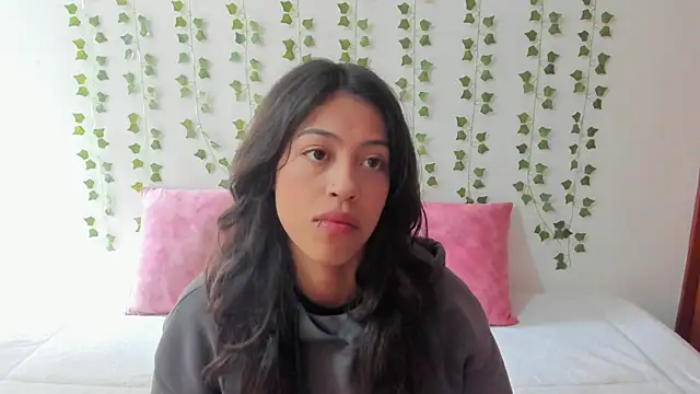 emily jonessxx online show from February 2026 06:07:02 PM