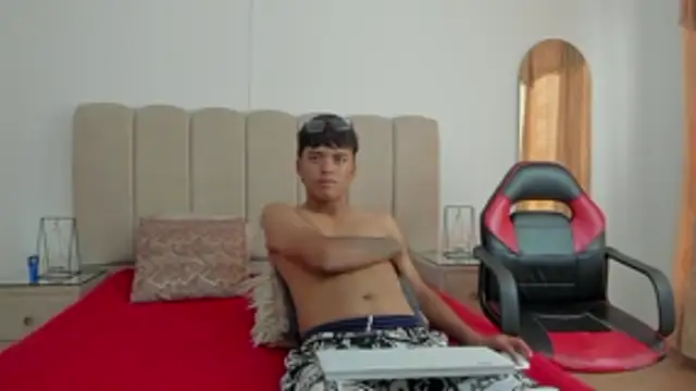 LiamANDJordan online show from November 2025 08:23:02 PM