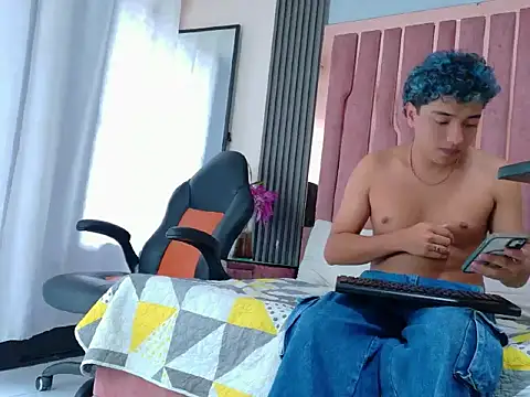 Snapshot of LiamANDJordan chatting on October 2025 08:42:01 PM LiamANDJordan online show from October 2025 08:42:01 PM