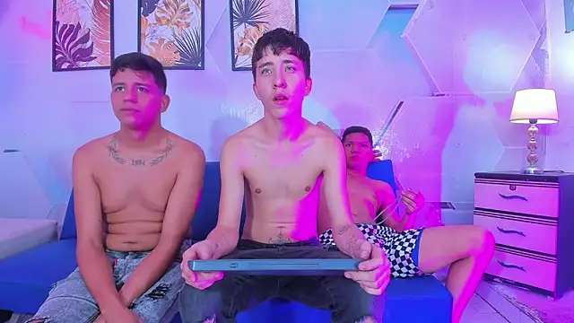 Snapshot of Room_boys_hot chatting on November 2025 01:20:01 AM Room boys hot online show from November 2025 01:20:01 AM