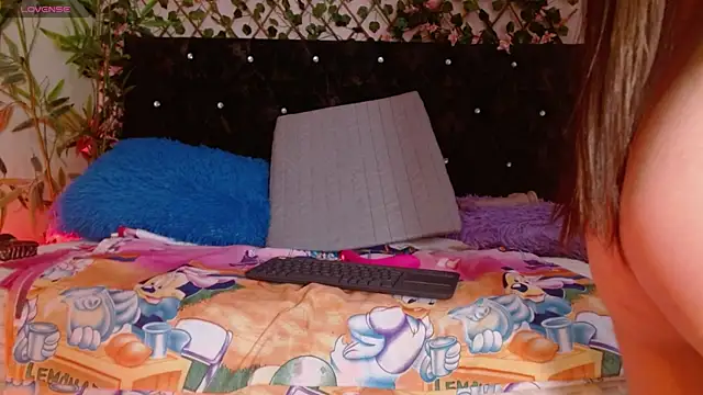 Snapshot of cloesexy__ chatting on November 2025 11:21:01 PM cloesexy online show from November 2025 11:21:01 PM