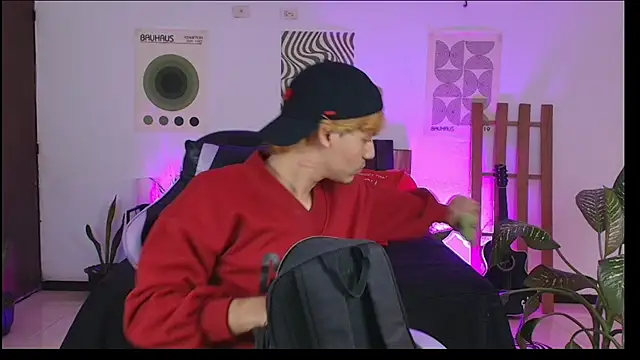 Habel  moretti online show from February 2026 06:30:01 PM