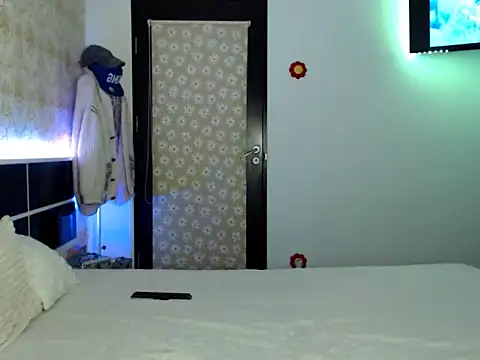 Amiaax online show from March 2026 04:41:02 PM