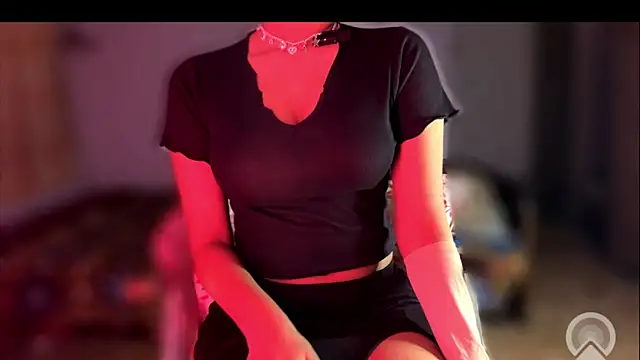 Snapshot of GiggleNGrind chatting on November 2025 10:13:01 PM GiggleNGrind online show from November 2025 10:13:01 PM