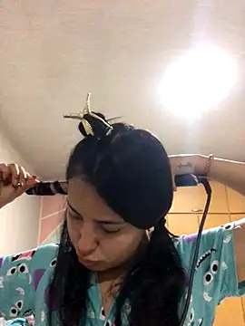 MAVI EC online show from November 2025 10:52:02 AM