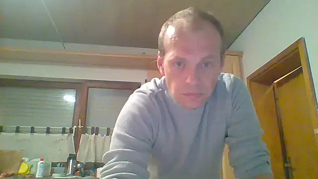 tommy3300 online show from November 2025 05:00:02 AM