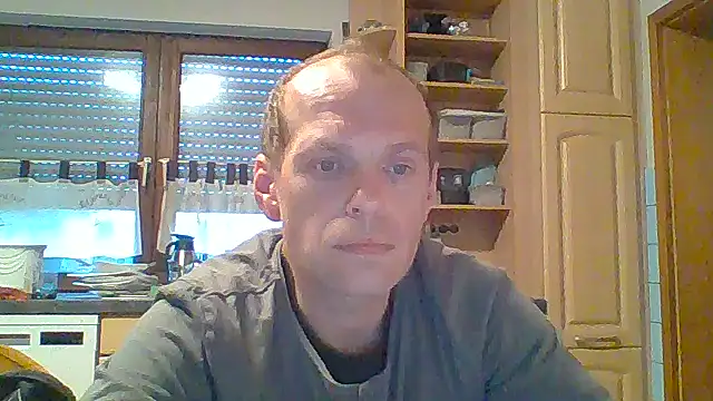 tommy3300 online show from November 2025 06:50:02 AM