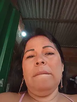 Snapshot of mother2-divorced chatting on May 2026 01:44:02 PM mother2-divorced online show from May 2026 01:44:02 PM