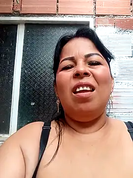 Snapshot of mother2-divorced chatting on February 2026 01:18:01 PM mother2-divorced online show from February 2026 01:18:01 PM