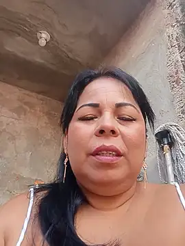 Snapshot of mother2-divorced chatting on July 2026 01:40:01 PM mother2-divorced online show from July 2026 01:40:01 PM