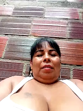 Snapshot of mother2-divorced chatting on April 2026 08:57:02 PM mother2-divorced online show from April 2026 08:57:02 PM